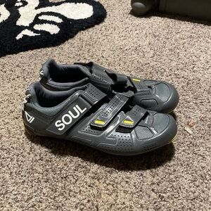 Slightly used soul cycle cycling shoes